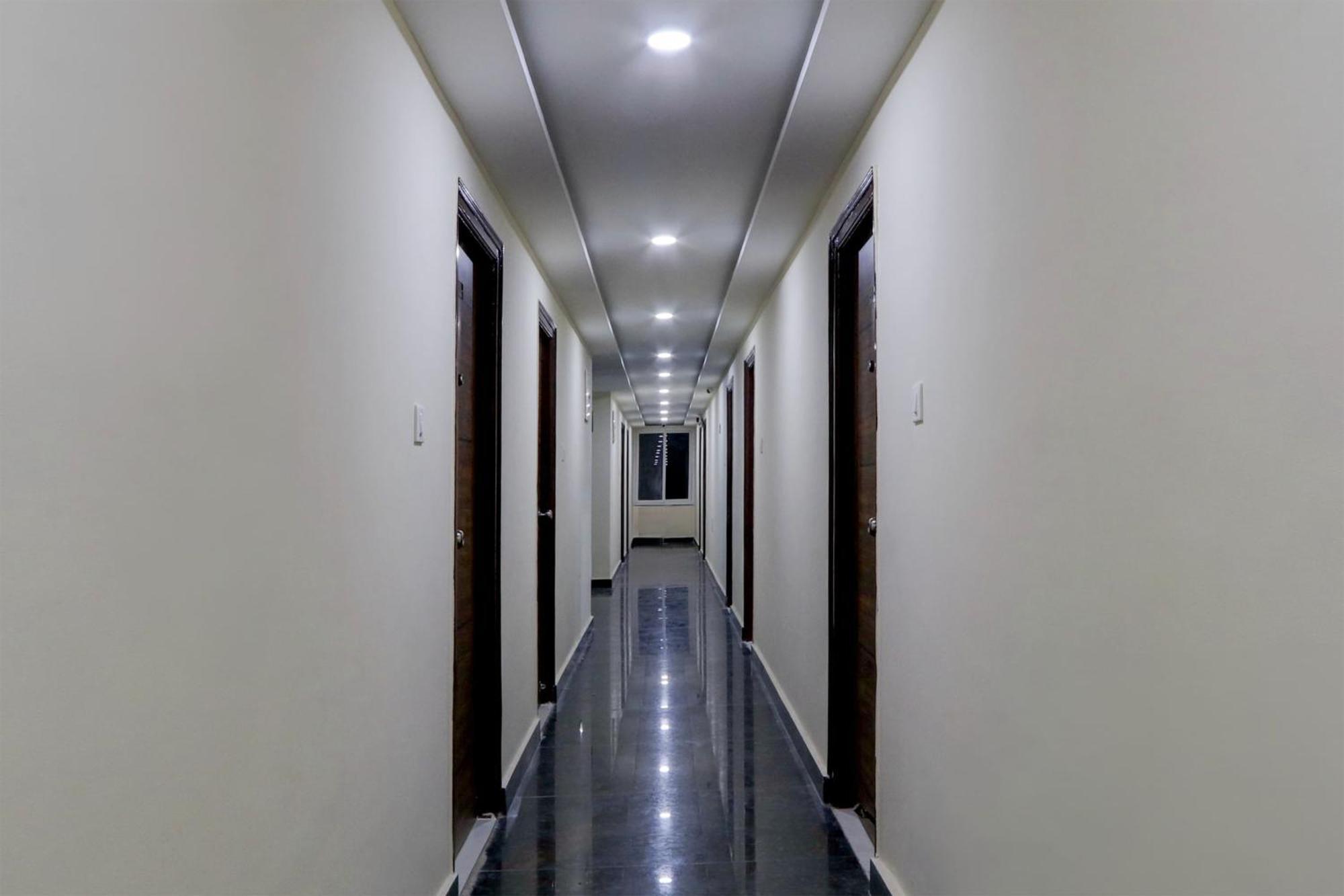 Super Townhouse The Cinco Bliss Near Ikea, Wells Forgo, Kims, Care Hospitals Hotel Hyderabad Exterior photo