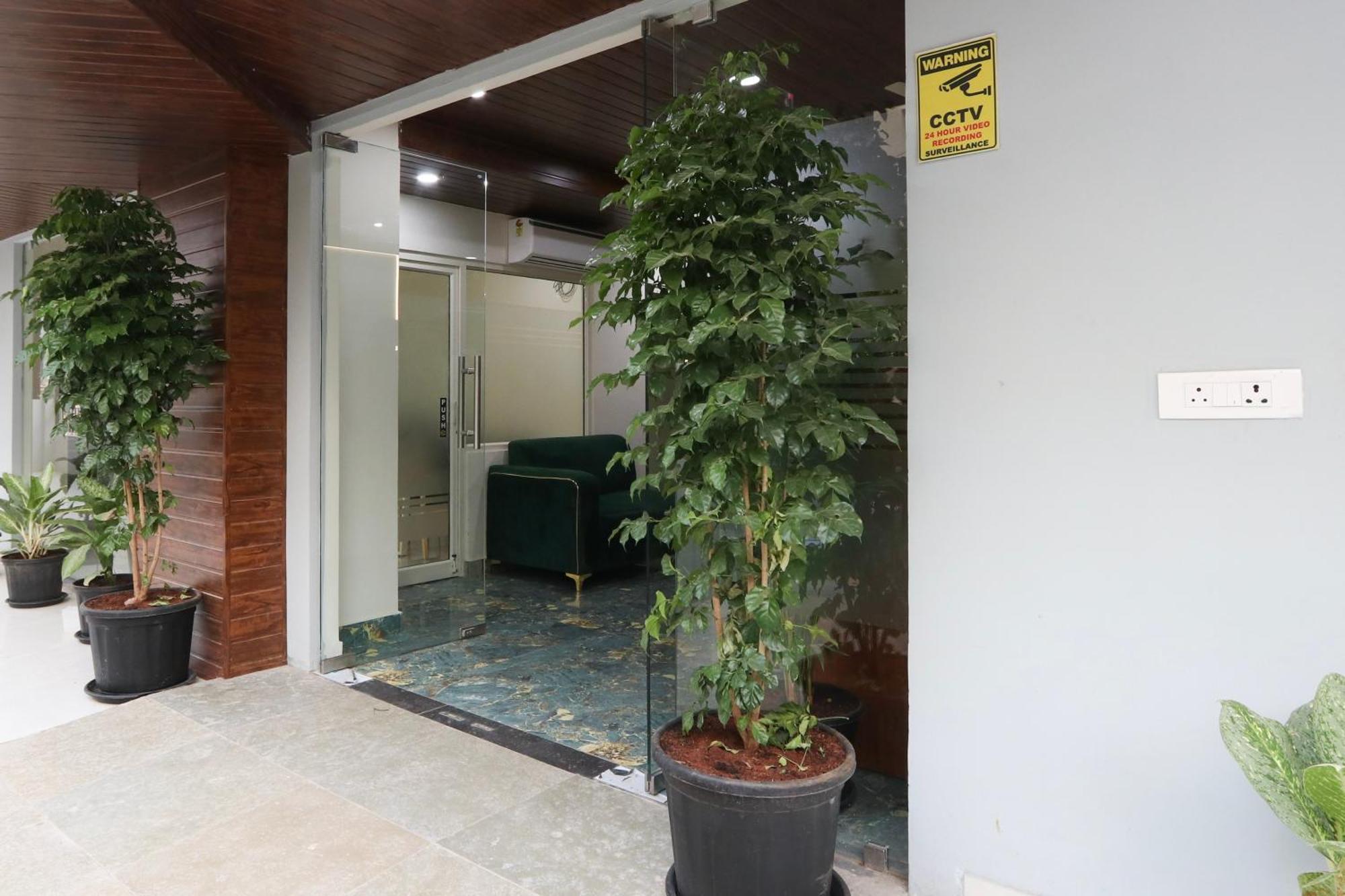 Super Townhouse The Cinco Bliss Near Ikea, Wells Forgo, Kims, Care Hospitals Hotel Hyderabad Exterior photo