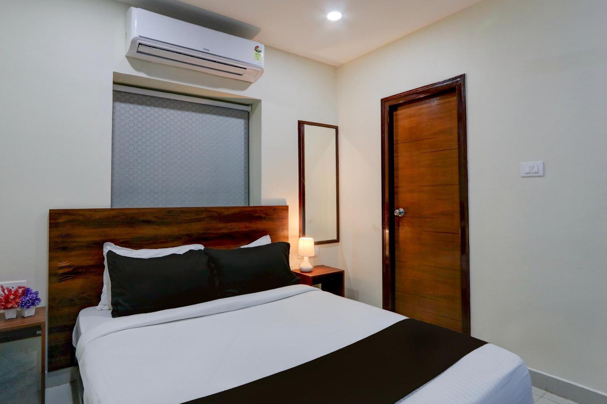 Super Townhouse The Cinco Bliss Near Ikea, Wells Forgo, Kims, Care Hospitals Hotel Hyderabad Exterior photo